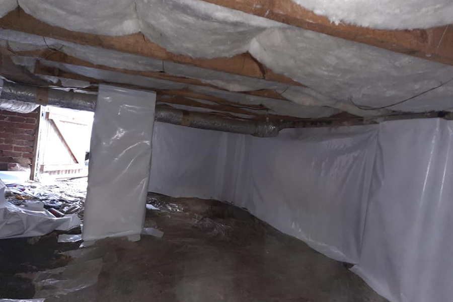 white-insulation-and-encapsulation-in-crawlspace-monroe-nc